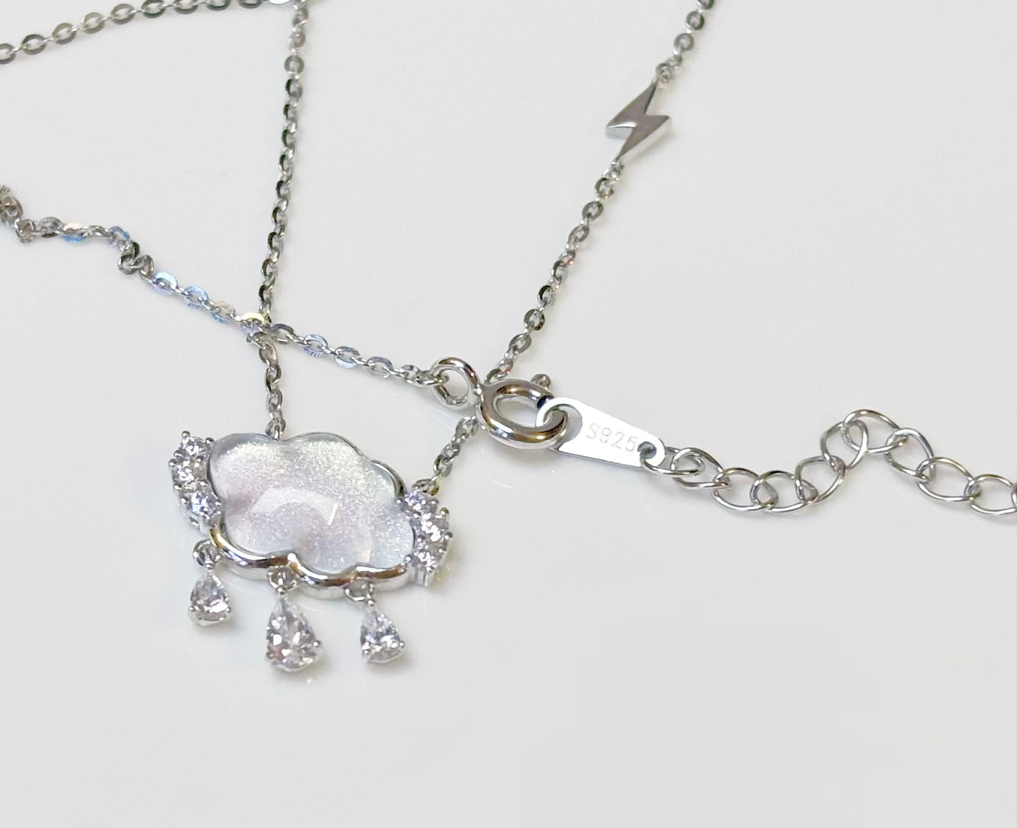 Wolkentraum Halskette – 925 Silber mit Perlmutt & Zirkonia